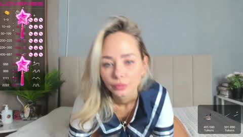 Snapshot of missmiatv chatting on February 5, 4:06 am missmiatv online show from February 5, 4:06 am