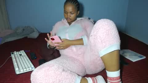 Snapshot of missmimmi69 chatting on April 28, 6:24 pm mimmi online show from April 28, 6:24 pm