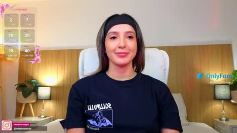 Snapshot of missmonaco chatting on December 10, 1:00 am Emma Rivera online show from December 10, 1:00 am