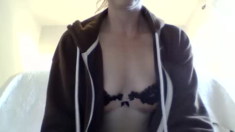 Maxxx online show from September 28, 11:21 pm