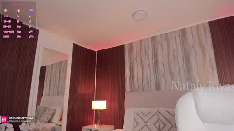 Snapshot of missnataly_ chatting on September 17, 10:33 pm Nataly Rivas online show from September 17, 10:33 pm