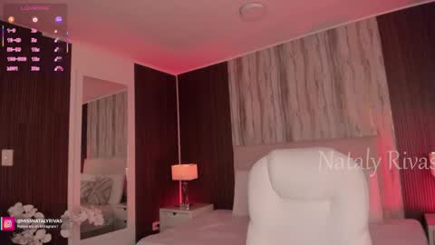 Snapshot of missnataly_ chatting on October 13, 9:37 pm Nataly Rivas online show from October 13, 9:37 pm