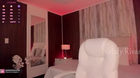 Snapshot of missnataly_ chatting on November 6, 9:48 pm Nataly Rivas online show from November 6, 9:48 pm