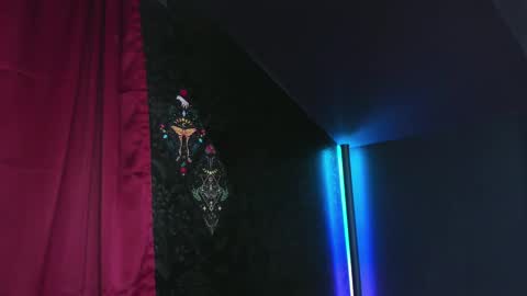 Snapshot of missnikkivill chatting on March 7, 8:33 pm Mistress Nikki Vill online show from March 7, 8:33 pm