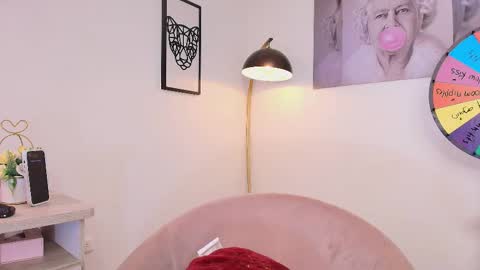 Niley online show from March 8, 4:33 pm