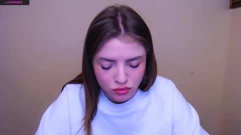 Snapshot of missoliviaa_ chatting on February 25, 11:08 am Olivia online show from February 25, 11:08 am
