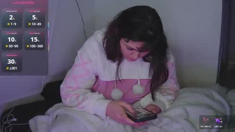 Snapshot of misspink152015 chatting on June 10, 12:37 pm sarah online show from June 10, 12:37 pm