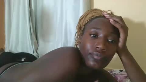 Snapshot of missprettygal chatting on March 8, 11:18 pm pretty gal online show from March 8, 11:18 pm