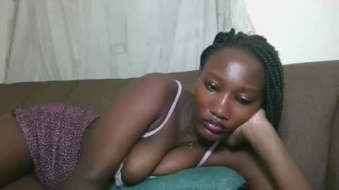 Snapshot of missprettygal chatting on October 22, 5:08 am pretty gal online show from October 22, 5:08 am