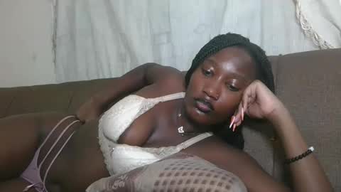 Snapshot of missprettygal chatting on October 30, 11:33 am pretty gal online show from October 30, 11:33 am