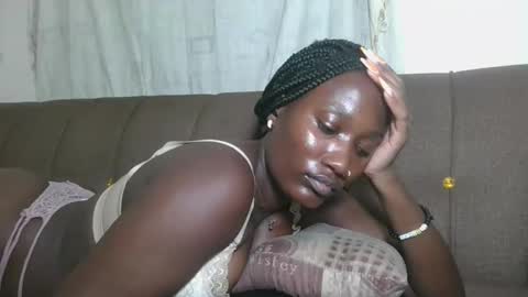 Snapshot of missprettygal chatting on October 30, 11:49 pm pretty gal online show from October 30, 11:49 pm