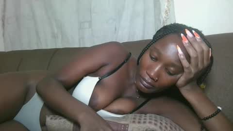 Snapshot of missprettygal chatting on October 31, 5:47 pm pretty gal online show from October 31, 5:47 pm