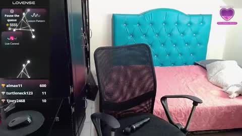 Snapshot of misspurple4 chatting on January 20, 12:15 am kassandra online show from January 20, 12:15 am