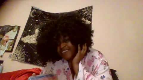 Snapshot of missrixx chatting on August 10, 12:47 am Rixxy online show from August 10, 12:47 am
