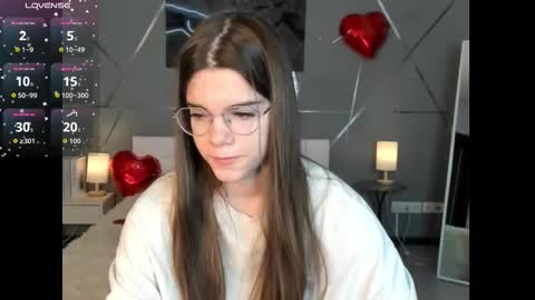 misss_evelyne online show from February 20, 1:24 am