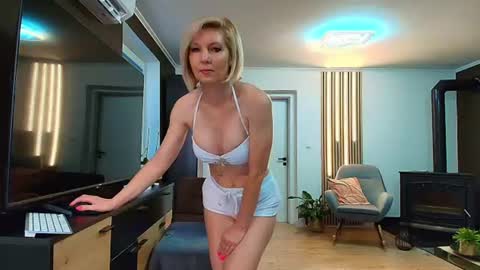 misstayaxxx online show from June 15, 3:31 am