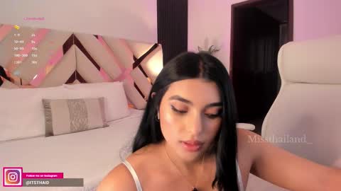 Snapshot of missthailand_ chatting on November 21, 9:57 pm Fernanda Davila online show from November 21, 9:57 pm