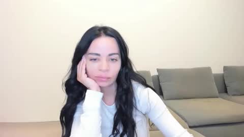 Snapshot of missthalia86 chatting on December 18, 12:00 pm MissAlenna online show from December 18, 12:00 pm