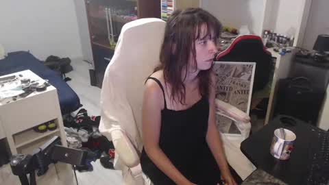 missthon online show from April 28, 10:31 am