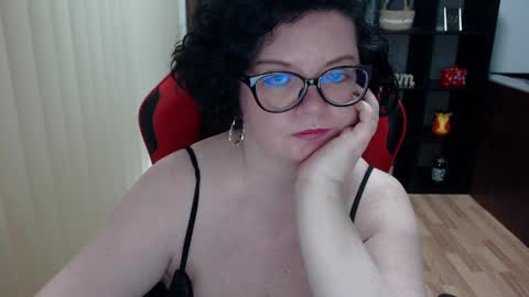 Snapshot of misstruble chatting on February 10, 1:22 pm MissTruble online show from February 10, 1:22 pm