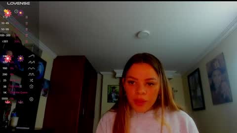 missvalery1 online show from June 9, 11:38 pm