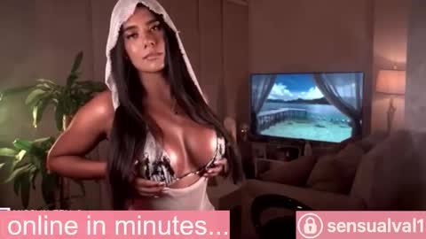 Snapshot of missvalery_1 chatting on October 10, 6:51 pm OF online show from October 10, 6:51 pm