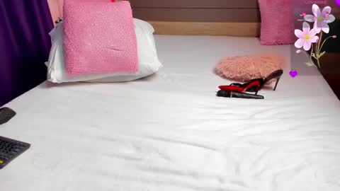 Snapshot of missvanessa0 chatting on May 20, 8:42 am .Vanessa. online show from May 20, 8:42 am