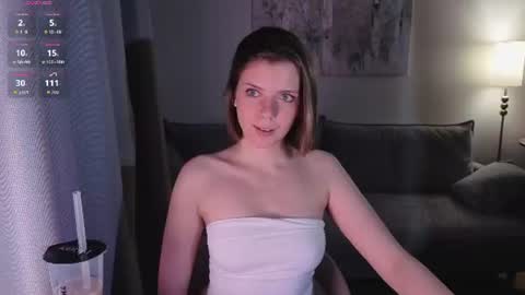 Polly online show from August 4, 7:16 pm