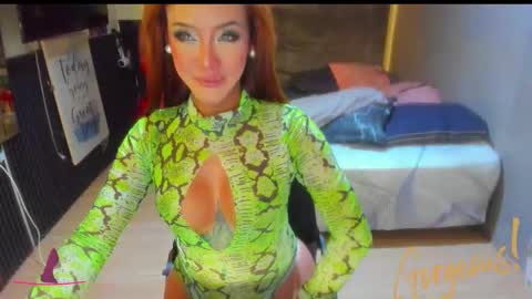 Snapshot of misswet1wild chatting on September 27, 10:59 pm glorious Trans online show from September 27, 10:59 pm