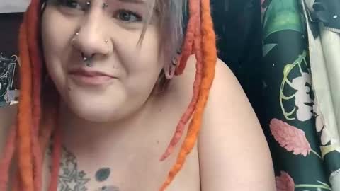 Snapshot of missxmoth444 chatting on December 16, 1:54 am missxmoth444 online show from December 16, 1:54 am