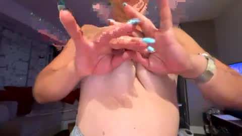 missy290798 online show from August 3, 1:59 am