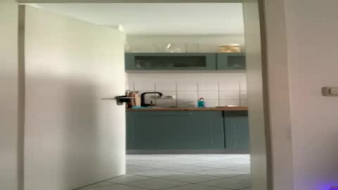 Snapshot of missy_87 chatting on May 7, 10:09 am missy_87 online show from May 7, 10:09 am