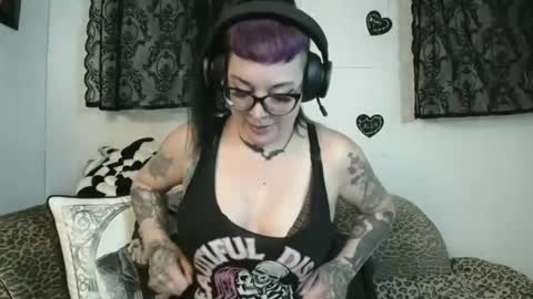 Missy Dee online show from May 2, 7:35 am