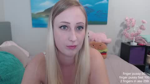 Snapshot of missyinpinkk chatting on January 2, 6:18 am Missy online show from January 2, 6:18 am