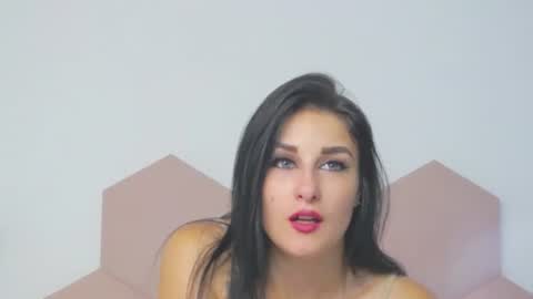 Snapshot of missyross_ chatting on July 30, 6:18 pm Elly online show from July 30, 6:18 pm