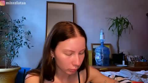 Snapshot of misszlataa chatting on October 31, 7:53 am Zlata online show from October 31, 7:53 am