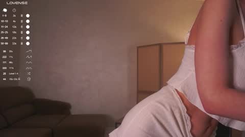 Mia online show from October 19, 5:46 pm