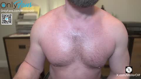 Snapshot of mister_dilf chatting on January 15, 10:35 pm MISTER DILF online show from January 15, 10:35 pm