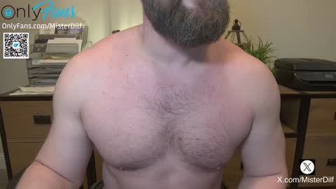 Snapshot of mister_dilf chatting on January 31, 2:04 am MISTER DILF online show from January 31, 2:04 am