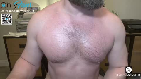 Snapshot of mister_dilf chatting on March 4, 9:54 pm MISTER DILF online show from March 4, 9:54 pm