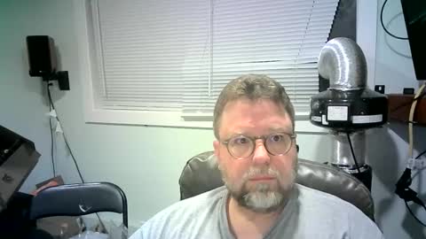 Snapshot of mister_happy567 chatting on January 10, 7:57 am Mr. Happy online show from January 10, 7:57 am