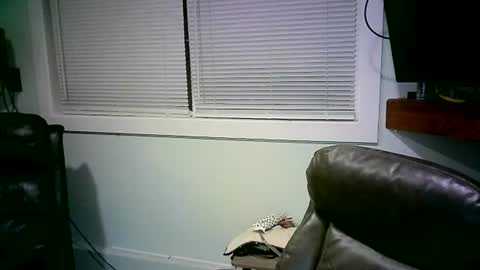 Snapshot of mister_happy567 chatting on February 13, 6:41 am Mr. Happy online show from February 13, 6:41 am