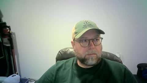 Snapshot of mister_happy567 chatting on September 23, 3:53 am Mr. Happy online show from September 23, 3:53 am