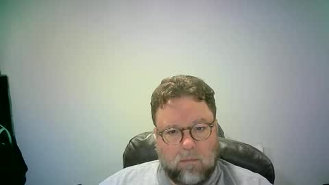 Snapshot of mister_happy567 chatting on October 27, 5:55 am Mr. Happy online show from October 27, 5:55 am