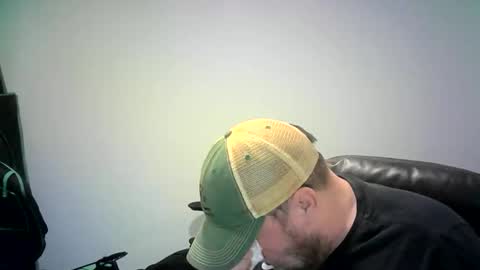 Snapshot of mister_happy567 chatting on October 28, 5:00 am Mr. Happy online show from October 28, 5:00 am