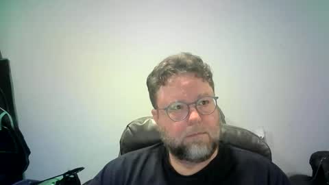 Snapshot of mister_happy567 chatting on October 30, 5:20 am Mr. Happy online show from October 30, 5:20 am