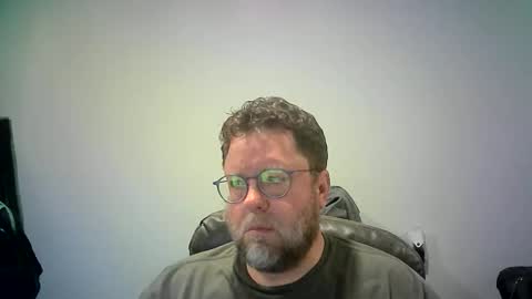 Snapshot of mister_happy567 chatting on November 2, 4:59 am Mr. Happy online show from November 2, 4:59 am