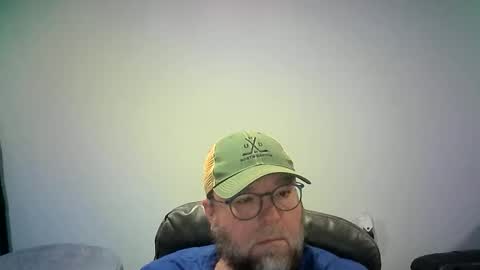 Snapshot of mister_happy567 chatting on November 11, 6:02 am Mr. Happy online show from November 11, 6:02 am