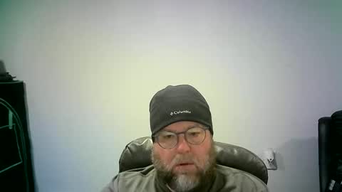 Snapshot of mister_happy567 chatting on November 30, 8:07 am Mr. Happy online show from November 30, 8:07 am