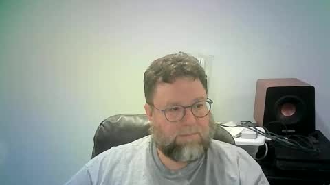 Snapshot of mister_happy567 chatting on December 14, 5:35 am Mr. Happy online show from December 14, 5:35 am